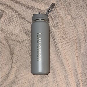 Lululemon Back To Life Sport Water Bottle - Straw Lid